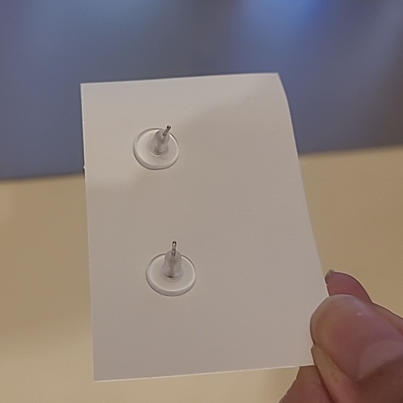 Glamourous Heart Earrings ✨️❤️ - Picture 10 of 10